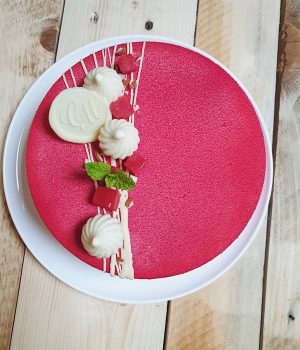 Entremet vanille, rhubarbe et fraises